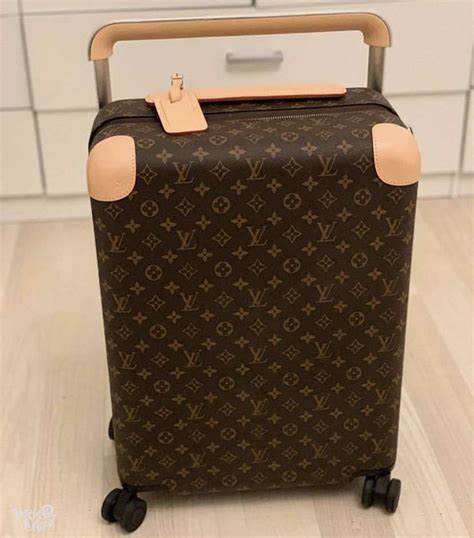 Products by Louis Vuitton: Horizon 55 My LV Heritage Suitcase